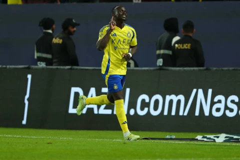 ماني: لست صغيرا حتى أتأثر بشائعات كرة القدم.. وسأبقى في النصر